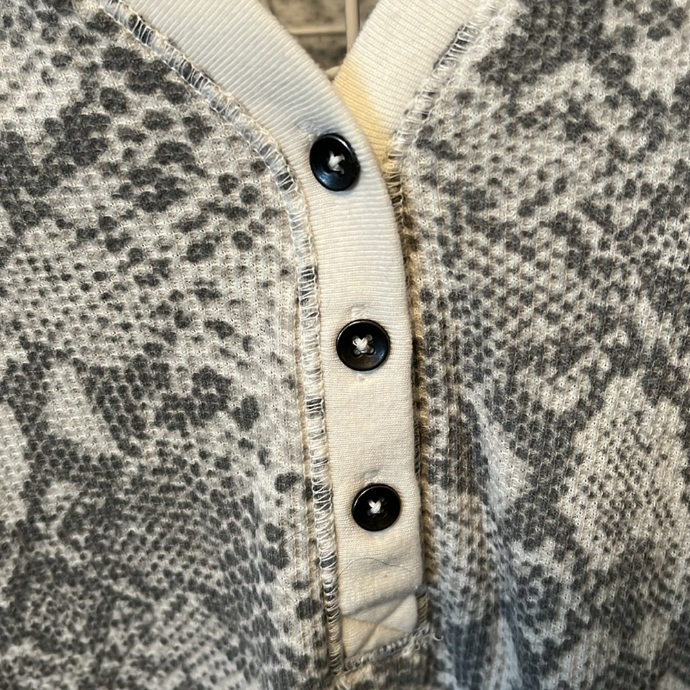 Top - Picture 2 of 3
